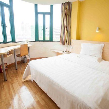 7 Days Inn Ухань Экстерьер фото