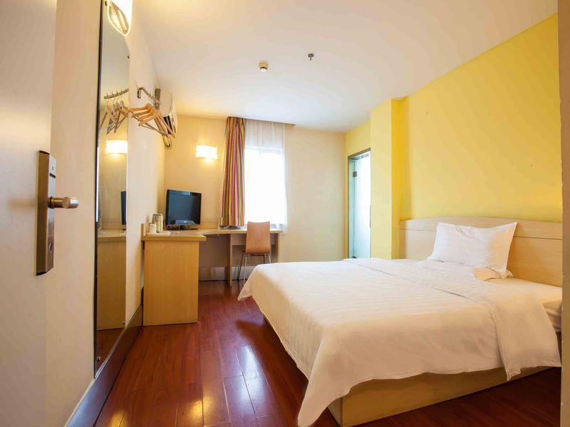 7 Days Inn Ухань Экстерьер фото